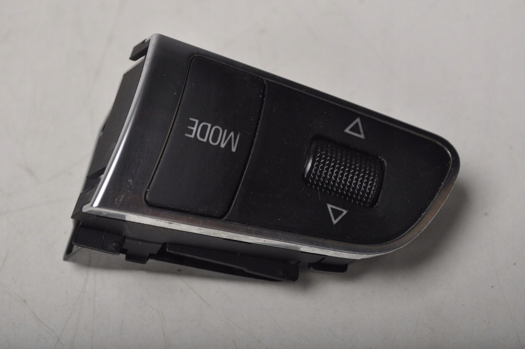 фото №2, Audi a3 8p перемикачі радіо 4e0951527ad lift