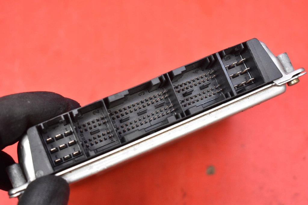 Блок управления бортовой компьютер двигателя a0305455832 mercedes e-klasa w210 2.6 v6 177 km с Разборки