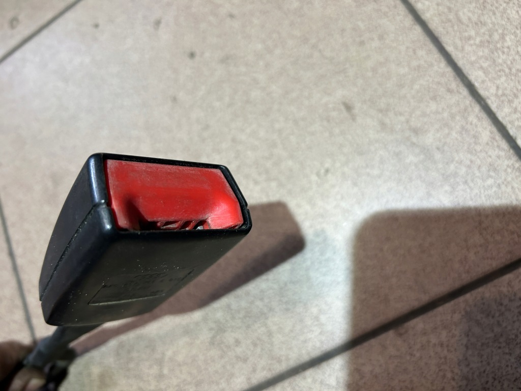 Купить Клипса поперечина безопасности левый перед audi a4 b6