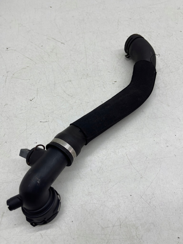 Audi a7 a6 c7 3.0 tdi шланг труба пабтрубок  шланг патрубок радиатора воды Недорого