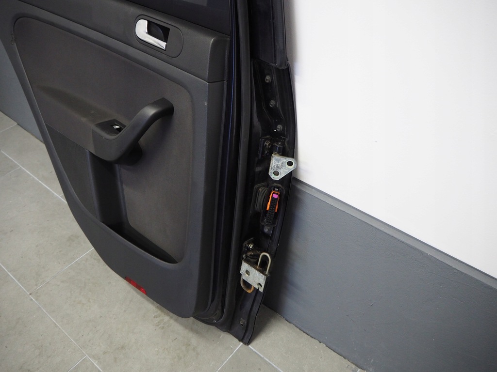 фото №6, Vw golf v plus дверь левая задняя полный