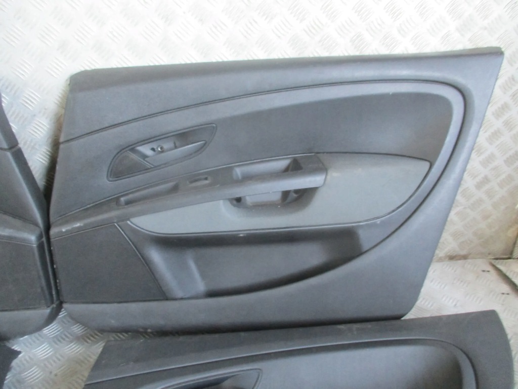 фото №2, Обшивки обивка дверь комплект fiat grande punto 05-12