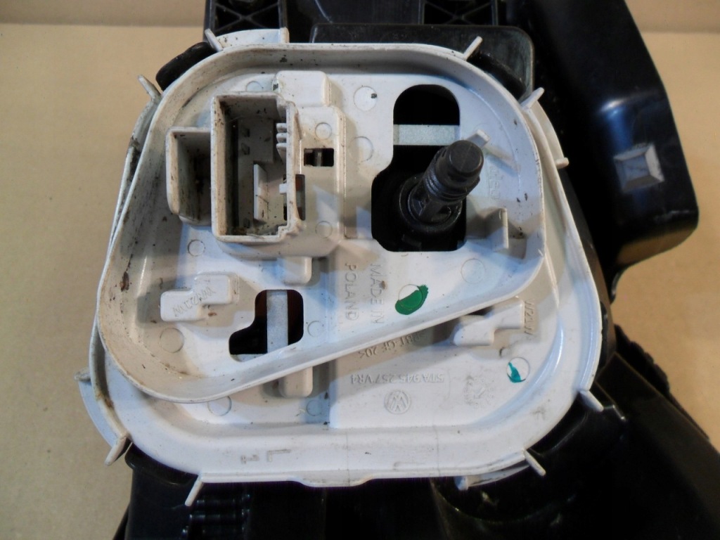 Лампа задняя задняя левая vw touran 15- 5ta945095a в Украине