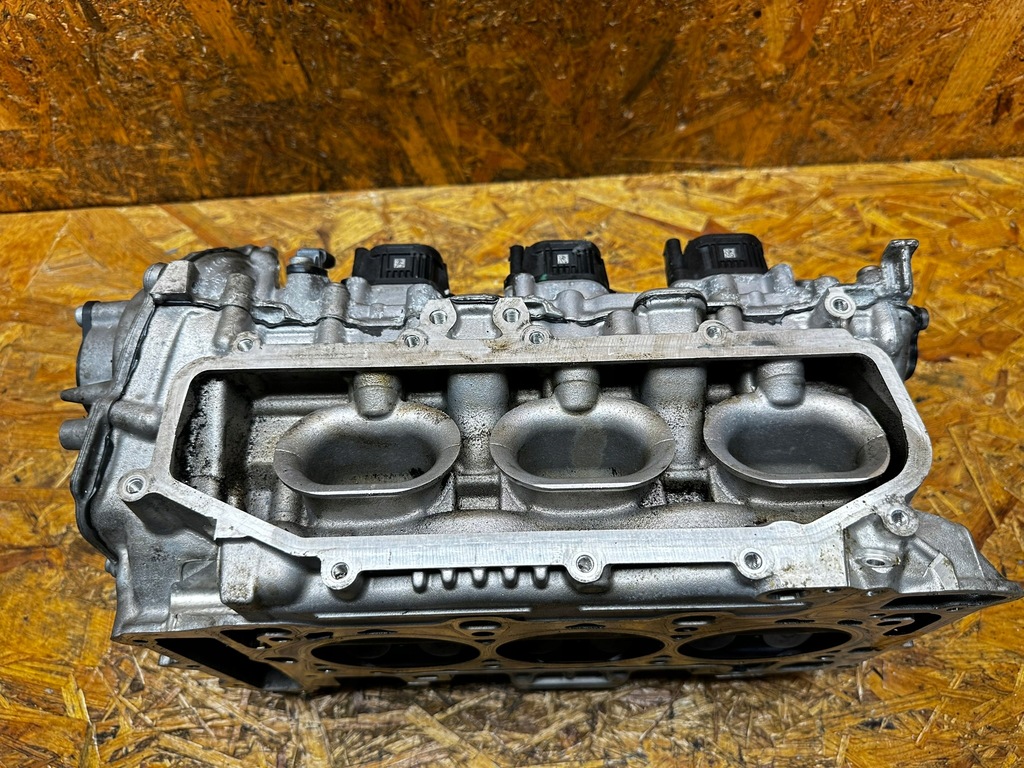 фото №13, Головка комплектна права audi rs4 panamera 2.9 3.0 tfsi 06m103404af