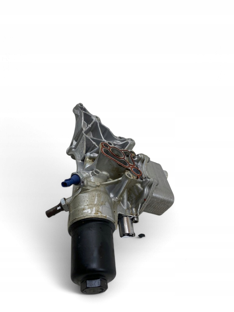 фото №10, Audi a4 s4 b9 8w 2023 кронштейн / кронштейн фильтра масла 06n903143