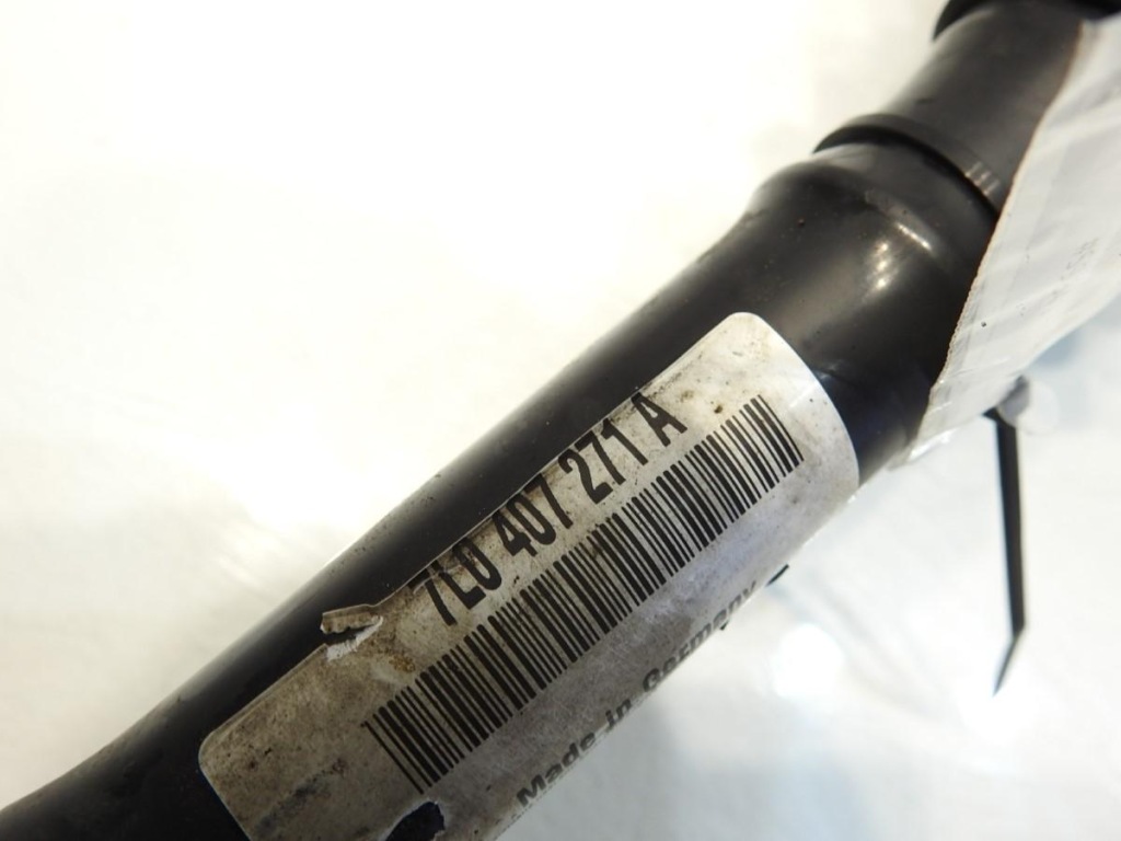 Привідний вал ліва 4x4 автоматична коробка передач porsche cayenne 1 4.5 v8 turbo 7l0407271a Недорого