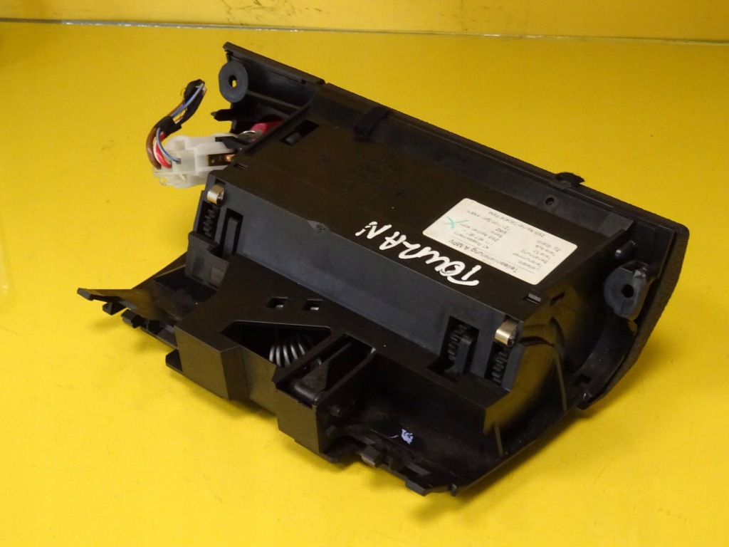 фото №7, Пепельница vw touran i 1t1857961 nr145