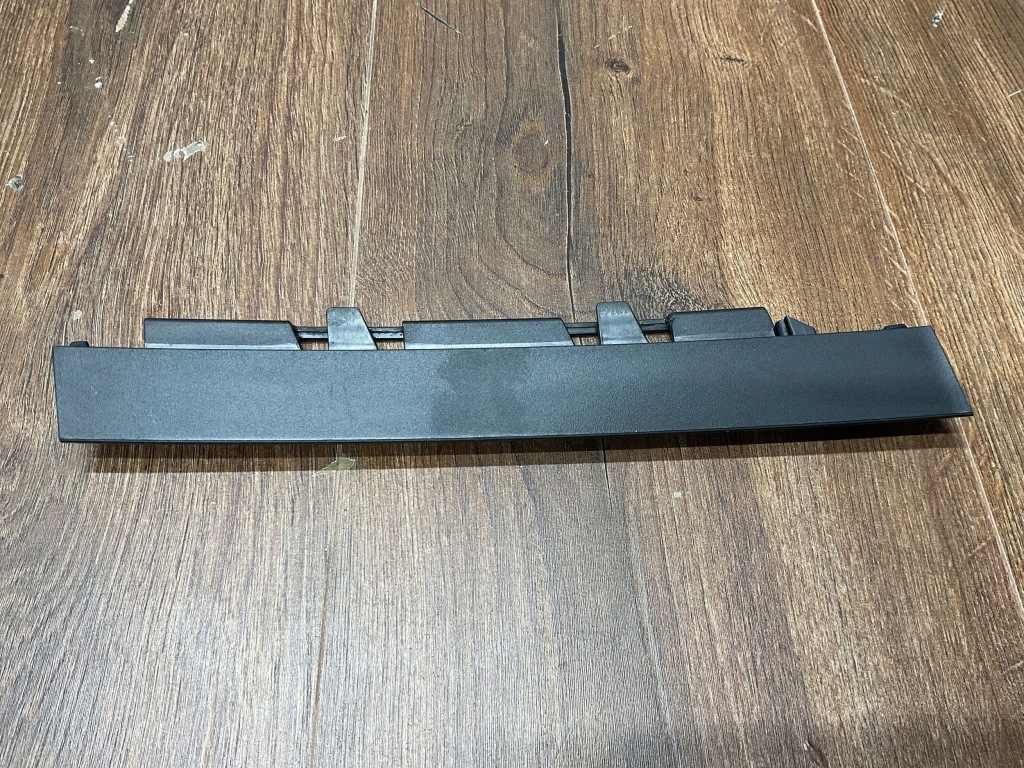 Купити Молдинг бампера лівий задня porsche cayenne 9y0 9y0807819a