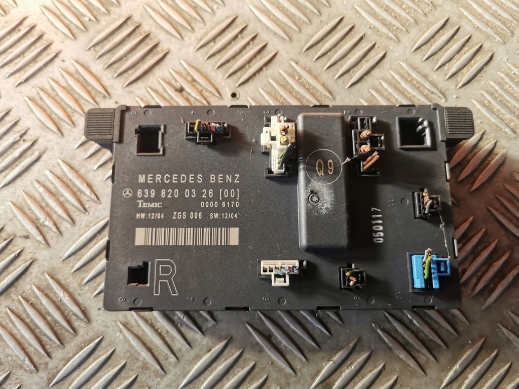 фото №1, Mercedes-benz оригінальний номер модуль двері 6398200326