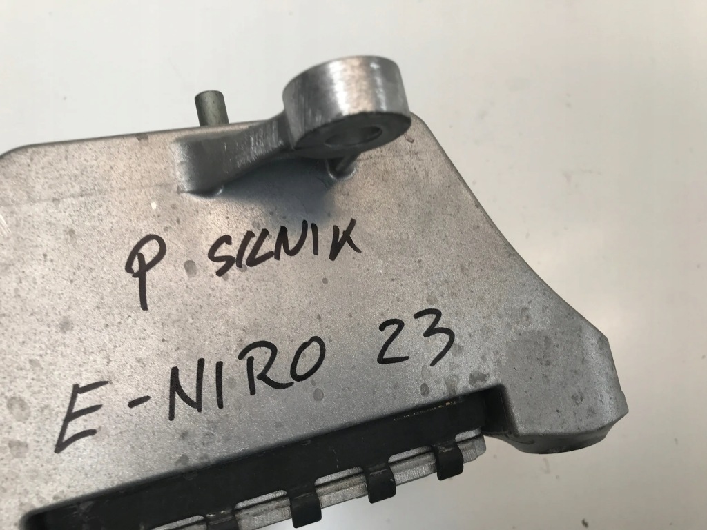 фото №4, Kia niro ev ii 2023 кронштейн подушка двигуна права