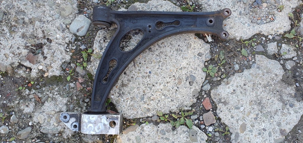 фото №1, Vw scirocco важіль правий перед 1k0407153g