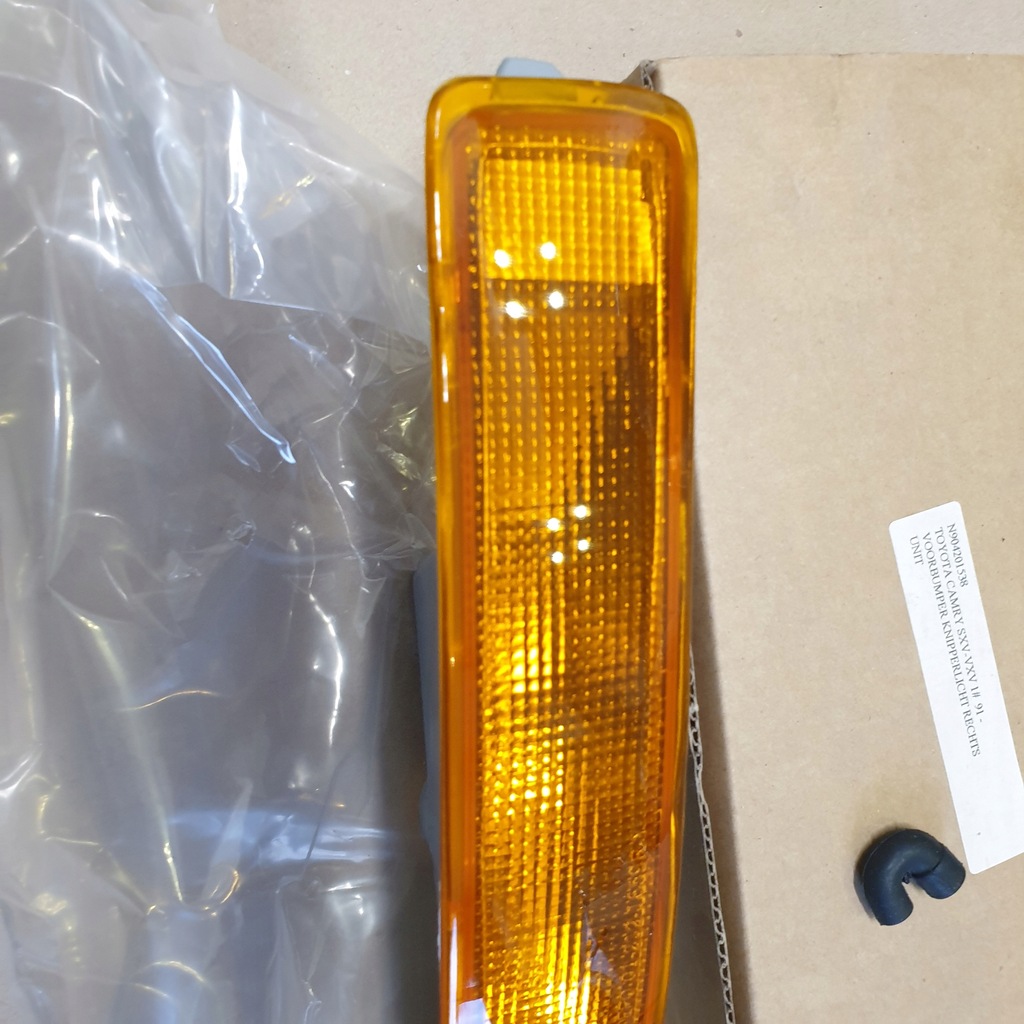 фото №11, Лампа габаритна поворотник перед toyota camry iii 92--