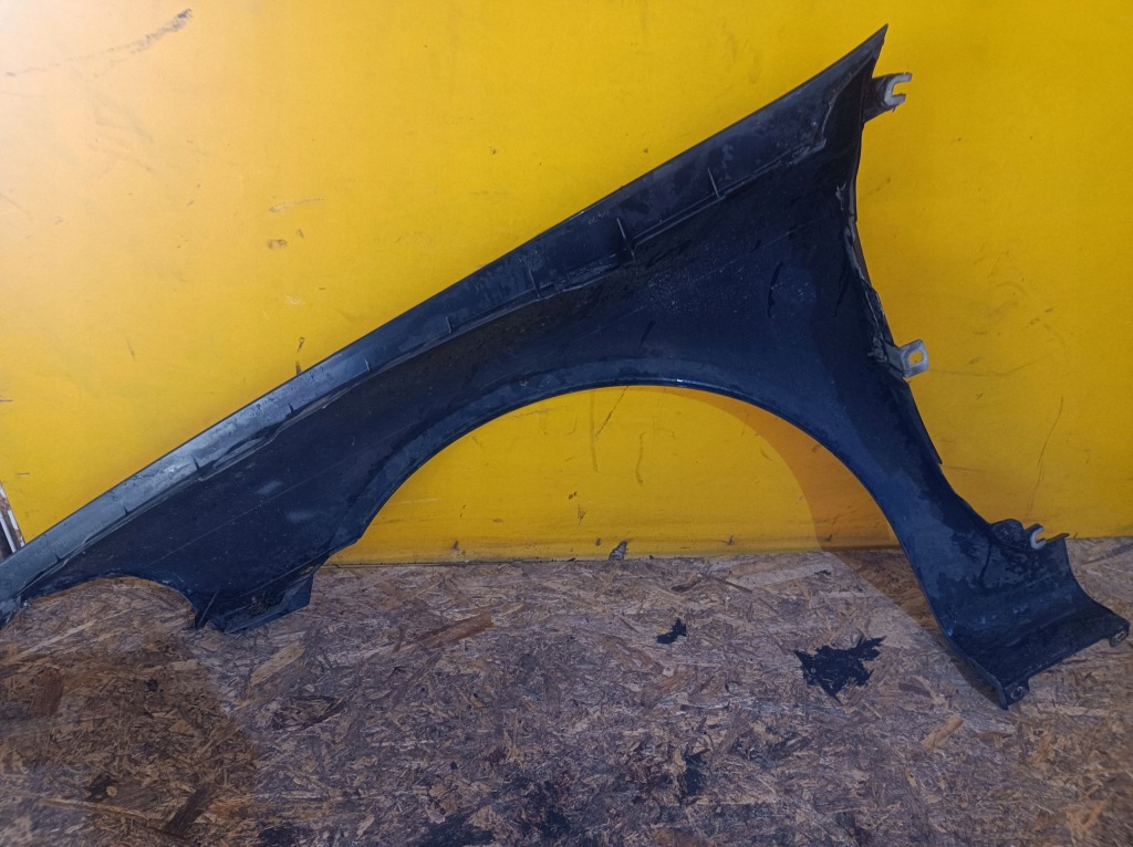 Крило правий перед renault laguna 2 8200129521 в Україні