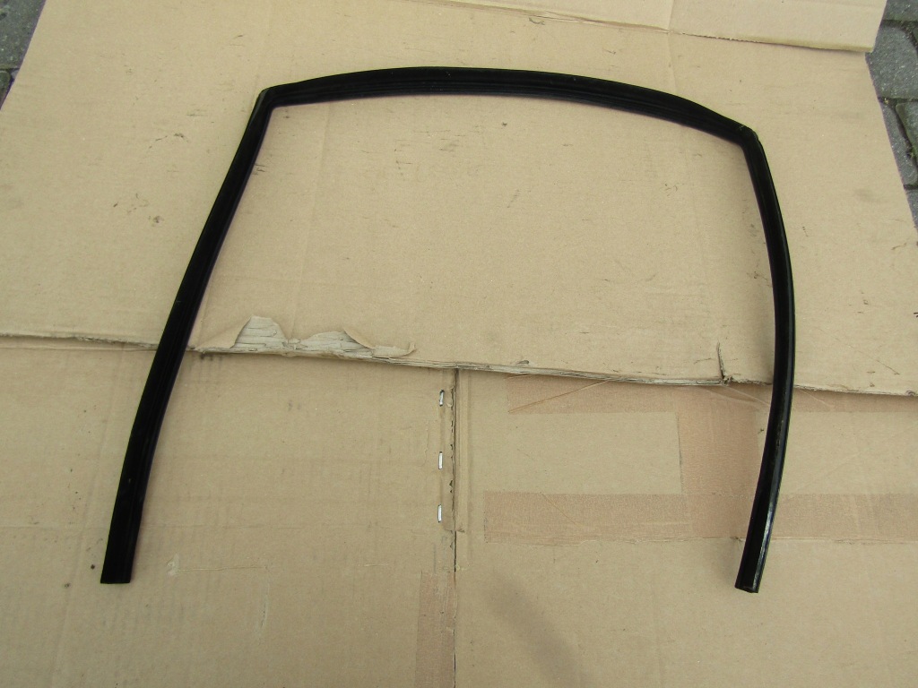 Купить 5 mercedes w124 прокладка стекло дверь правый задний  sedan