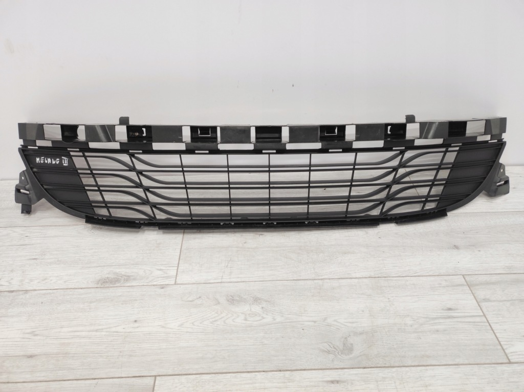 Купить Решётка средняя бампера передний renault megane 3 622540001r