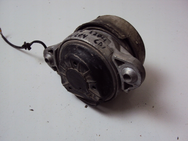 фото №4, Подушка двигателя mercedes c-klasa w204 glk x204