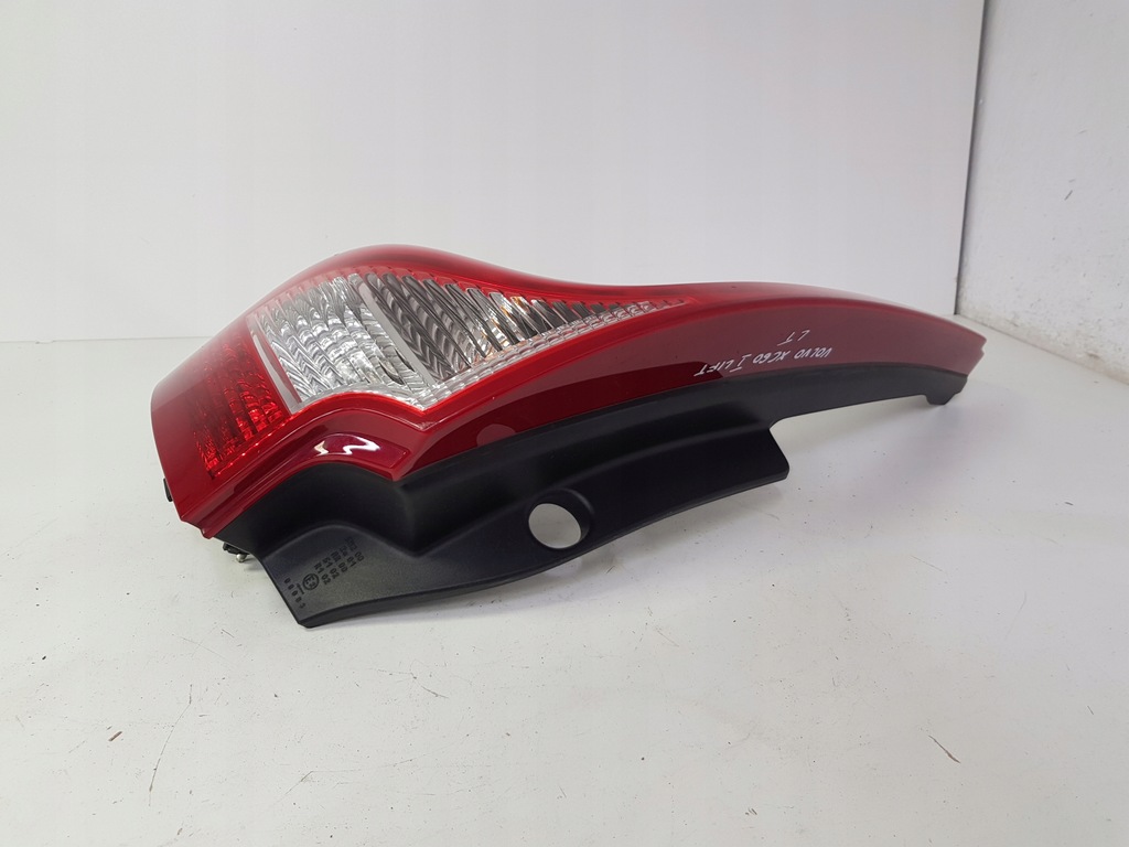 фото №12, 2 volvo xc60 i lift лампа ліва лівий задня задня 31323034