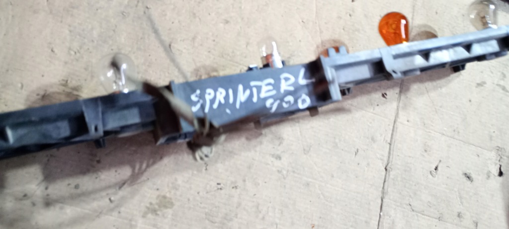 Купить Вкладыш фонари задний  левый crafter sprinter 906 06-17 год оригинал