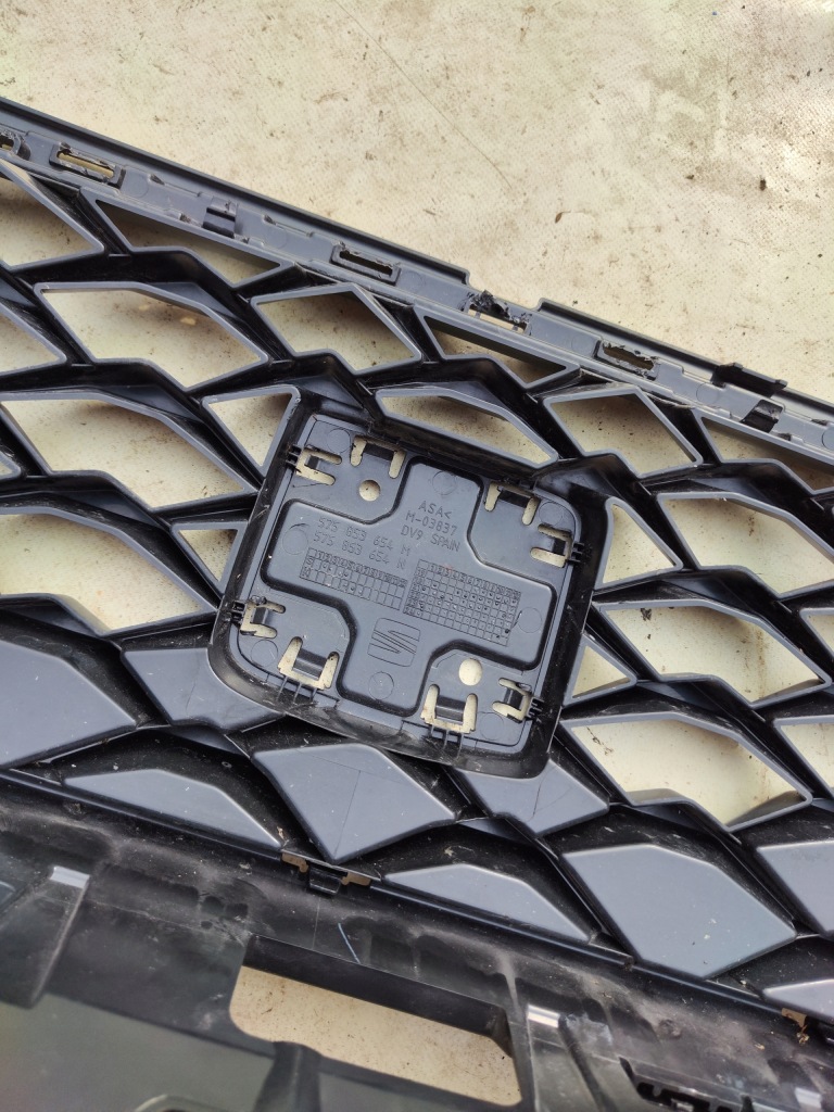 Решётка радиатора решётка  перед хром seat atea рестайлинг  20- 575853654m в Украине