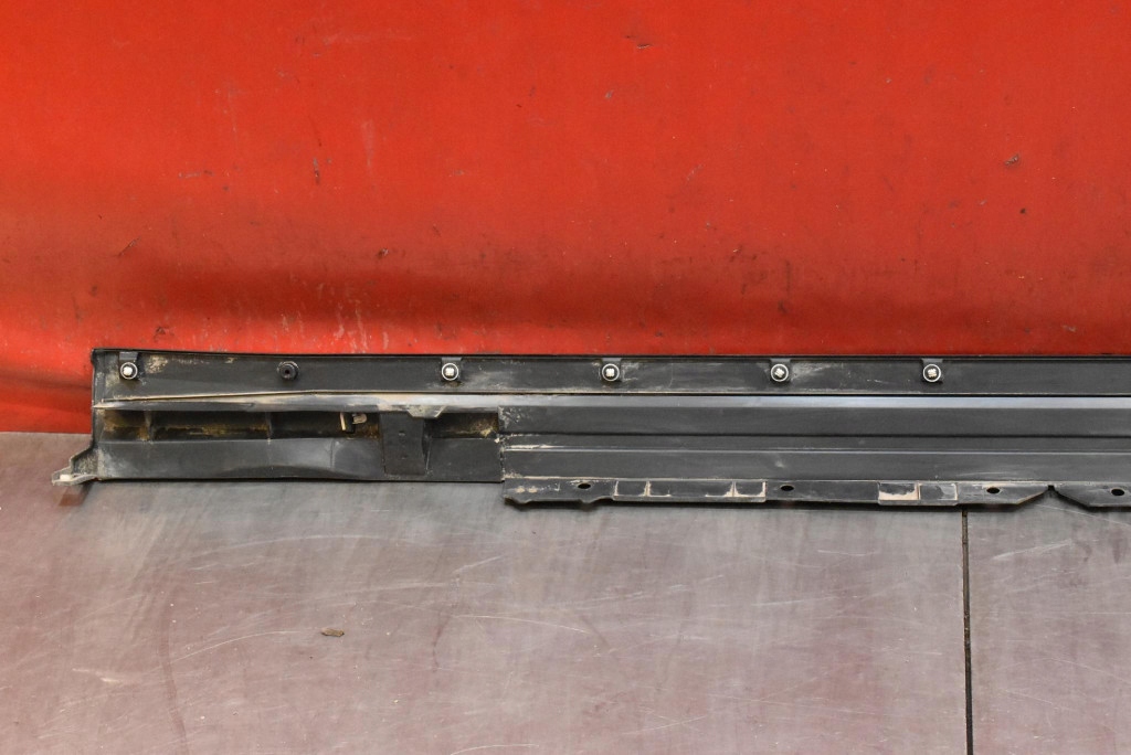 фото №10, Накладка порог левая czarna toyota bz4x 22-