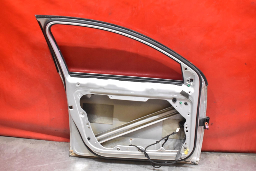фото №13, Двері ліва перед передні сріблястий vw passat b6 05-10