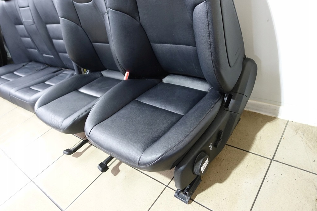 фото №8, Mercedes w204 сиденья обивка сиденье кожа c-klasa sedan