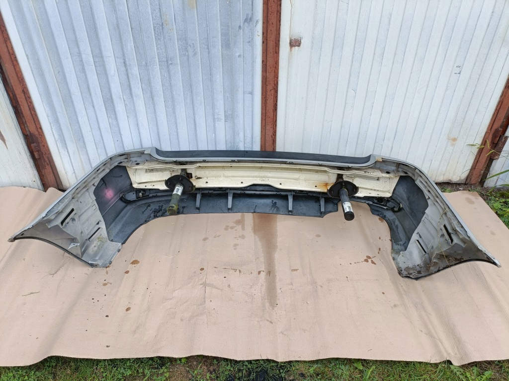 Бампер задні задній bmw 3 e46 touring сріблястий комплектний Ціна