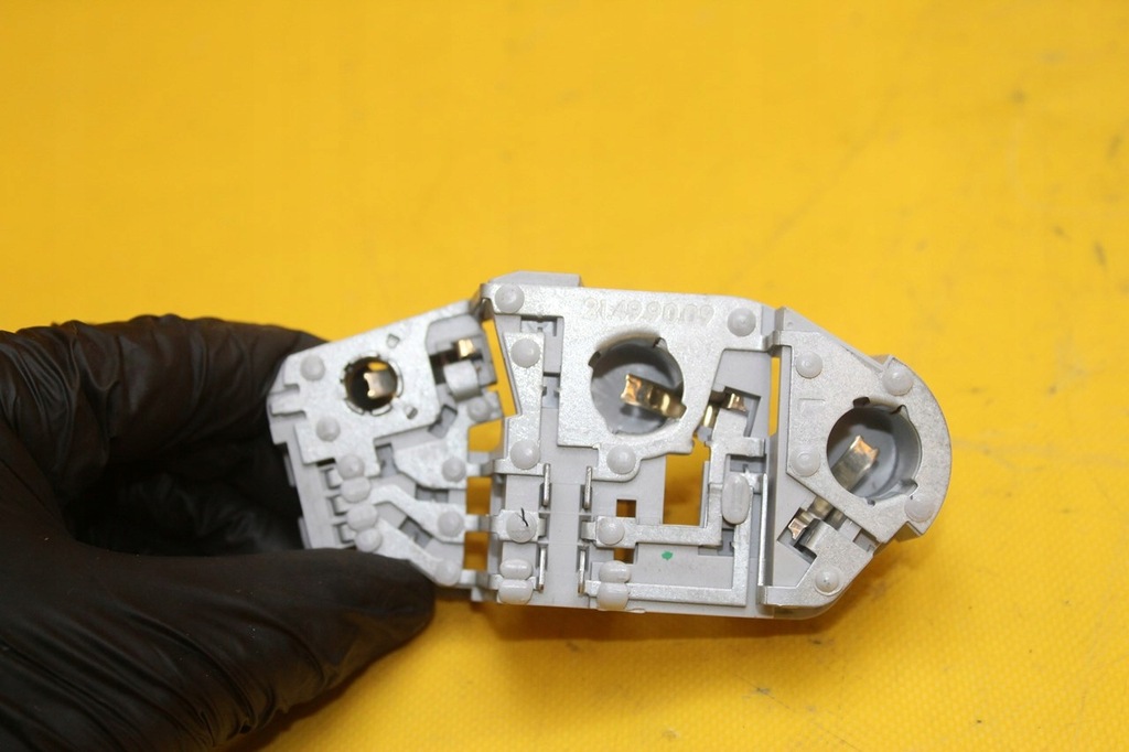 фото №3, Вкладыш лампы левый задняя volvo v60 s60 ii