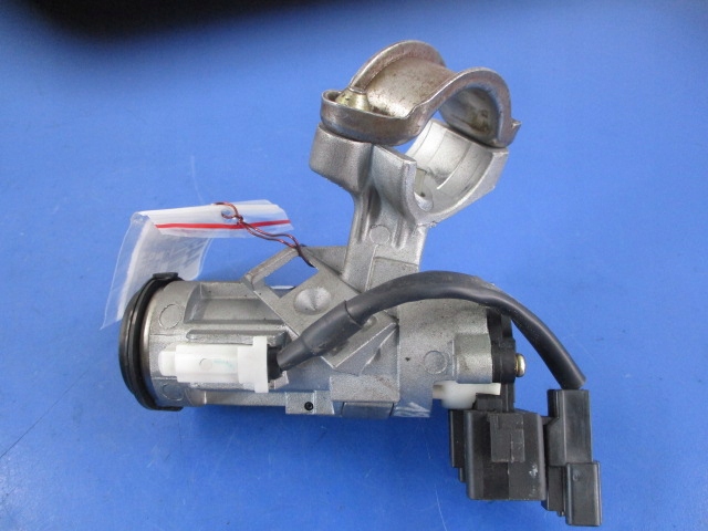 фото №4, Toyota yaris lift замок запалювання ключ francja