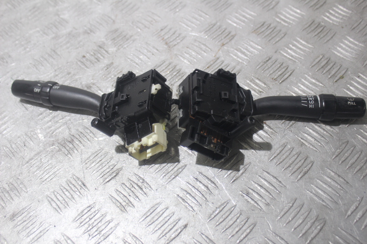 фото №1, Переключатель комбинированный света toyota оригинальный номер 8465205140