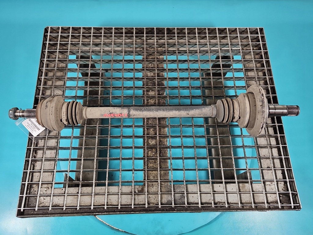 фото №1, Приводной вал задняя левая mercedes w213 2.0 cdi автоматическая коробка передач