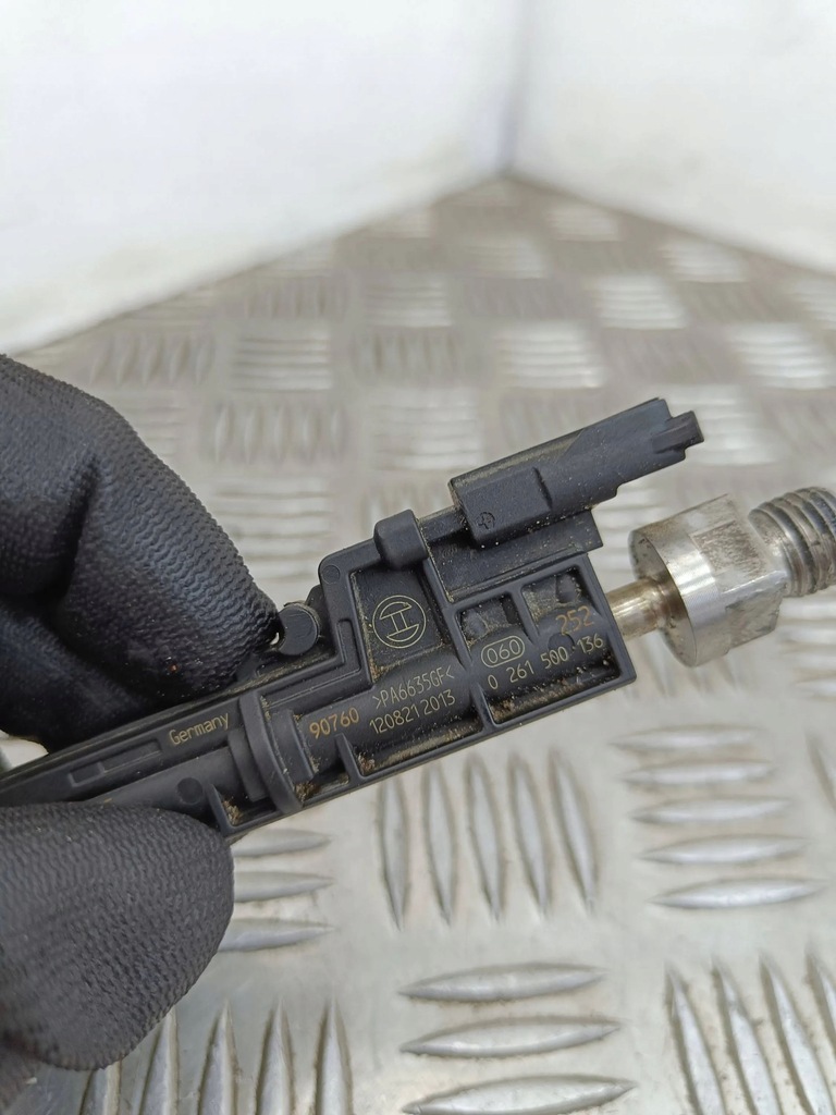 фото №7, Bmw 7 f01 f02 f03 f04 2013 форсунка топлива