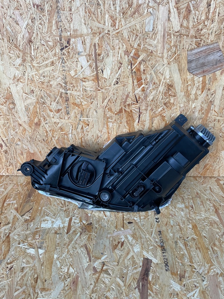 Фара правый  full led audi a4 8w америка! Недорого