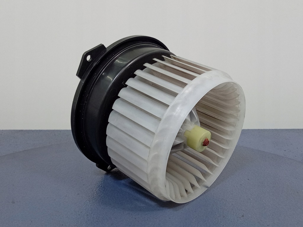 фото №2, Mitsubishi space star ii воздуходувка воздуха