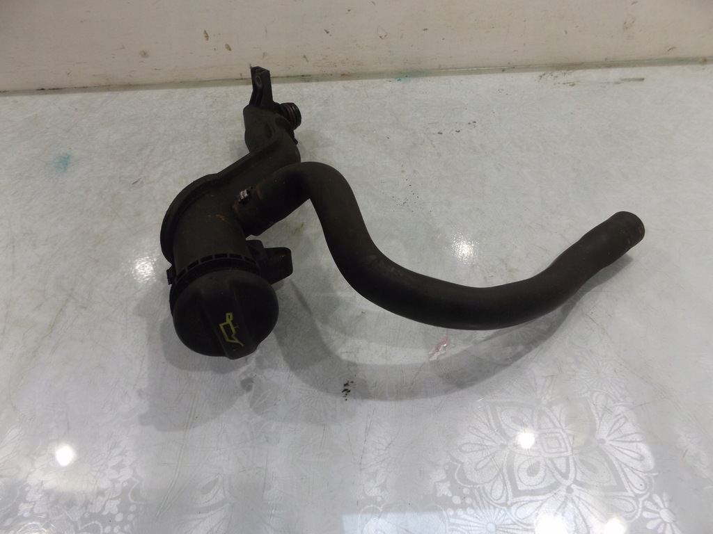 фото №1, C-max mk1 lift 2,0tdci заливная горловина масла