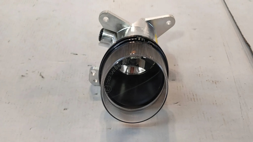 Купить Противотуманная фара правый  mercedes-benz e w212