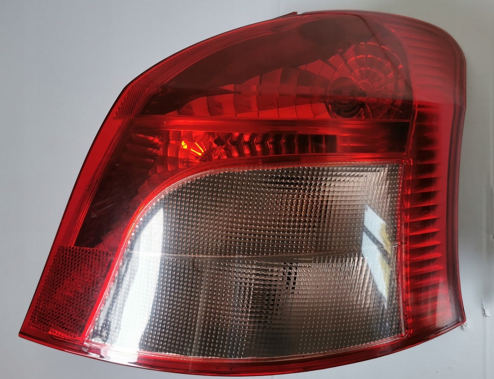 фото №1, Toyota yaris ii лампа задняя задняя правая 5дверь