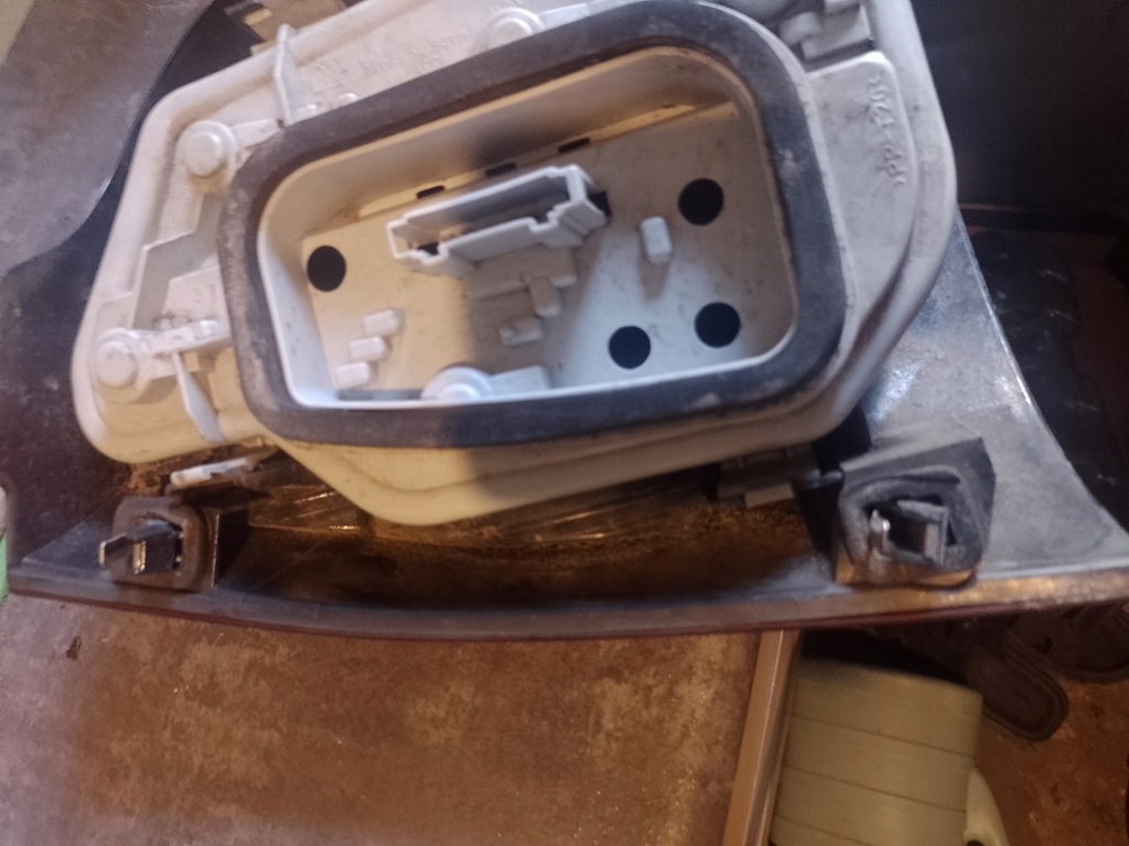 фото №6, Vw polo 9n оригінал лампа задня права комплектна стан bardzo добрий