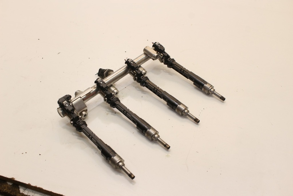 фото №10, Форсунка 166005550r dacia duster ii lift 1.3 tce