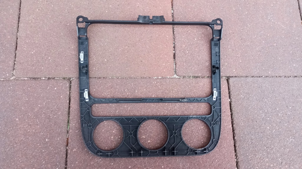 фото №2, Рамка заслонка радио кондиционера--- vw golf v 1k0858069l