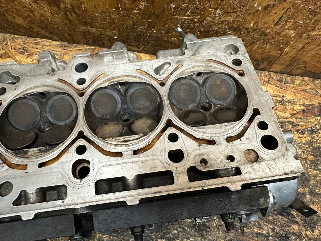 фото №15, Головка вали комплектна audi vw 2.0 tfsi s3 golf bwj 06f103373a