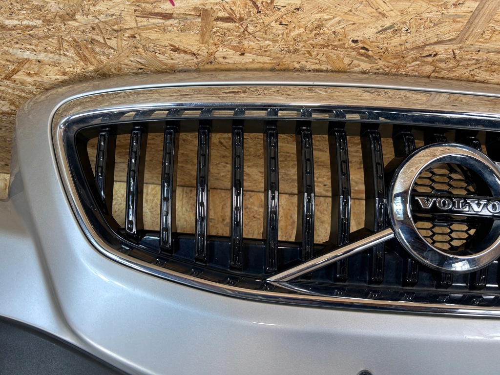 Бампер перед передний sprysk volvo v40 ii crosscountry cc 711-16 lift 2016- Киев
