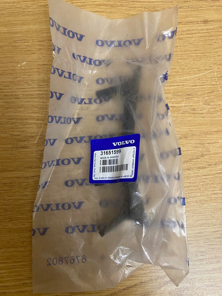 фото №1, Volvo s90 v90 v90cc заглушка верхній внутрішня lewego крила 31651599