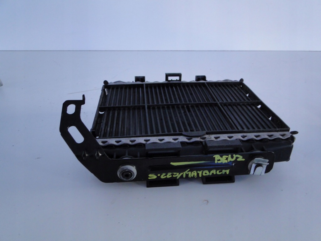 фото №8, Mercedes s klasa 223 w223 радіатор wody w праве підкрилок amg a0995003701