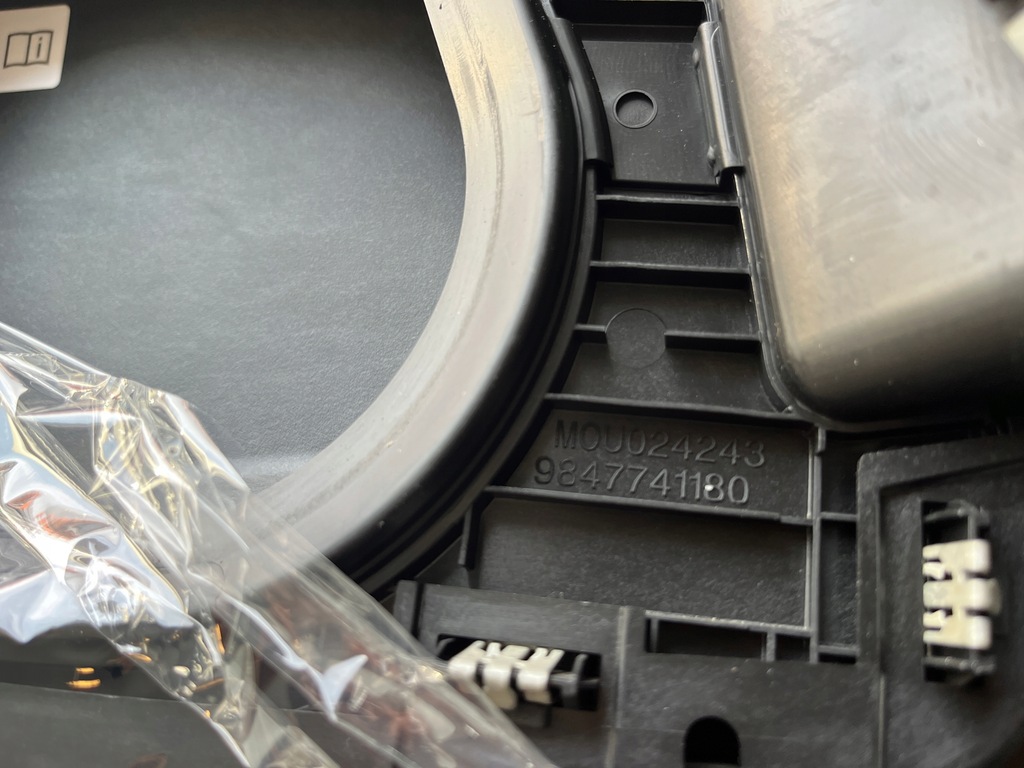 фото №8, Peugeot 3008 gt крышка зарядки аккумулятора 9843727080 2025r