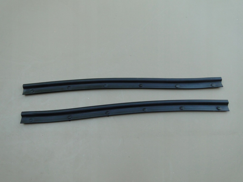 фото №1, Hyundai i40 прокладка капот 86450-3z000