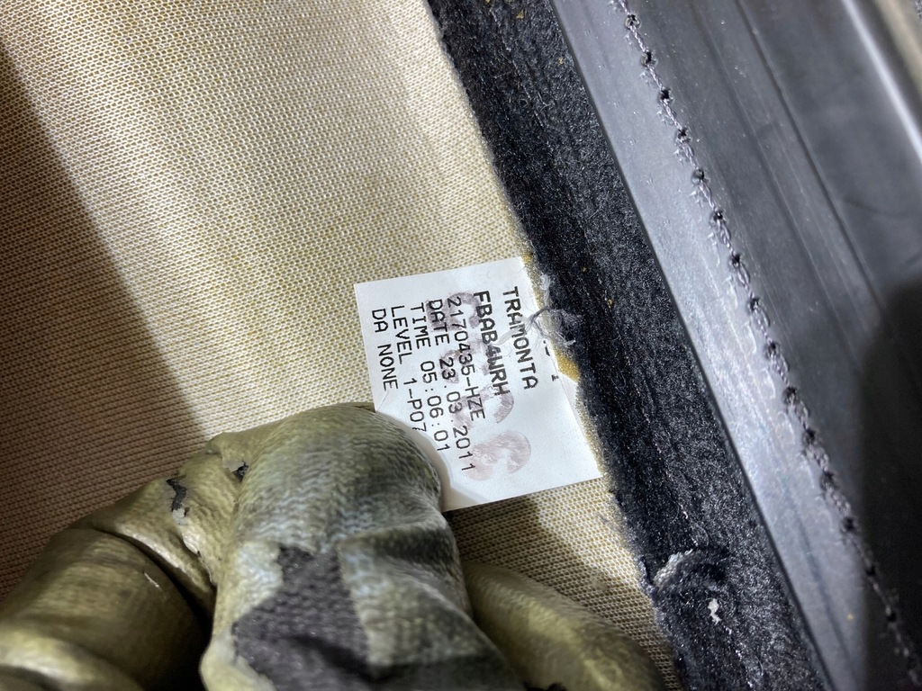 фото №5, Спинка праве сидіння матеріал peugeot 5008 13r