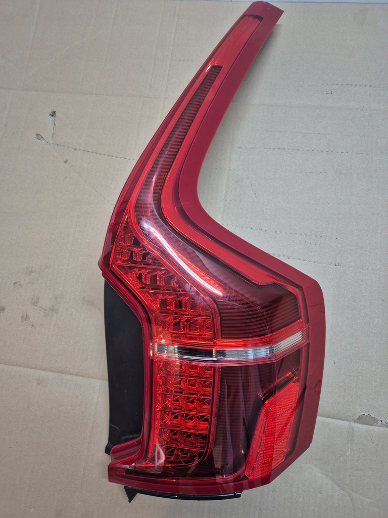 фото №1, Volvo xc90 ii лампа led задняя правая сторона xc90 ii led