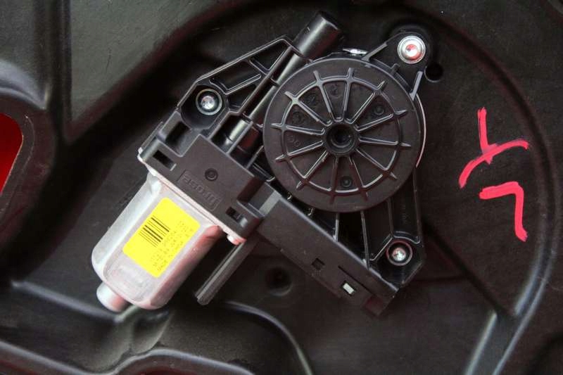 фото №7, Подъемник стекло левый задняя 30784312 volvo v60 1 i 10-13