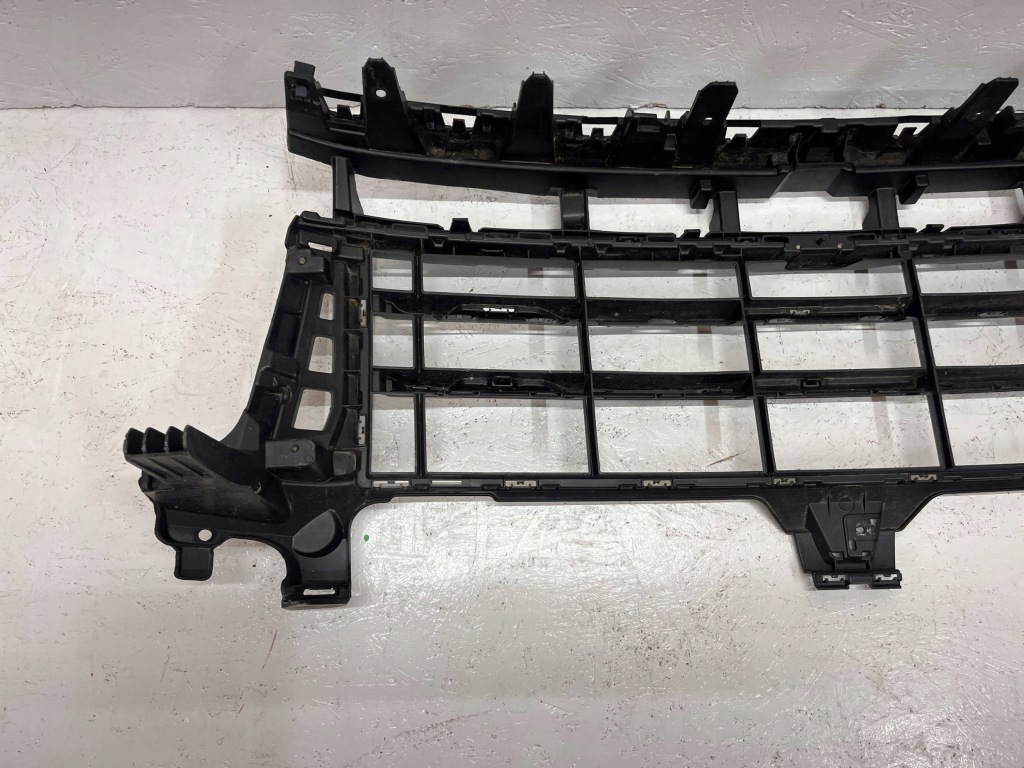 Porsche cayenne s 3 рестайлінг  9y0 2023- решітка бампер перед 9y0807683as оригінал Зі Шроту